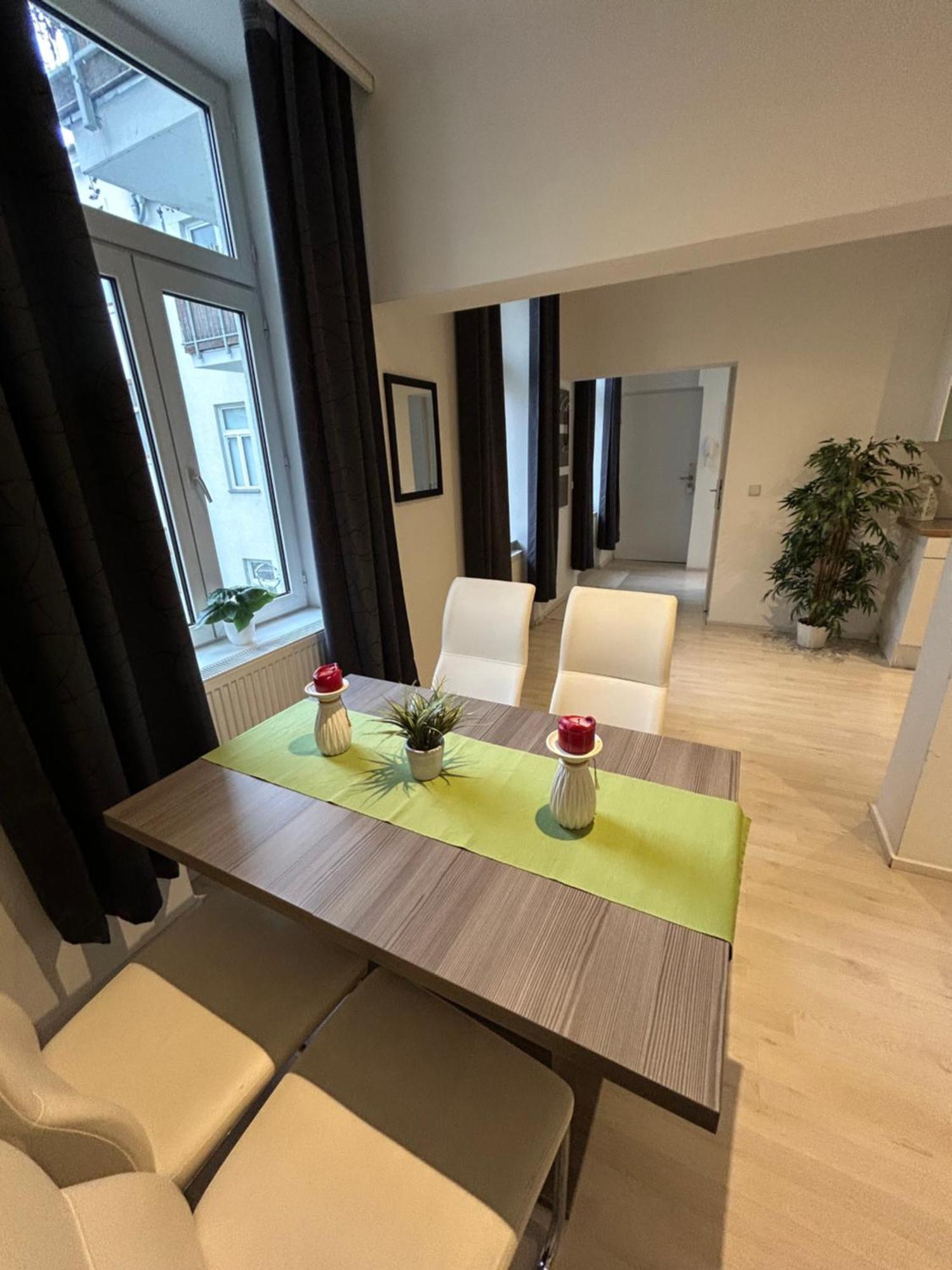 Schoene, Helle In Stadtnaehe Wiedeń